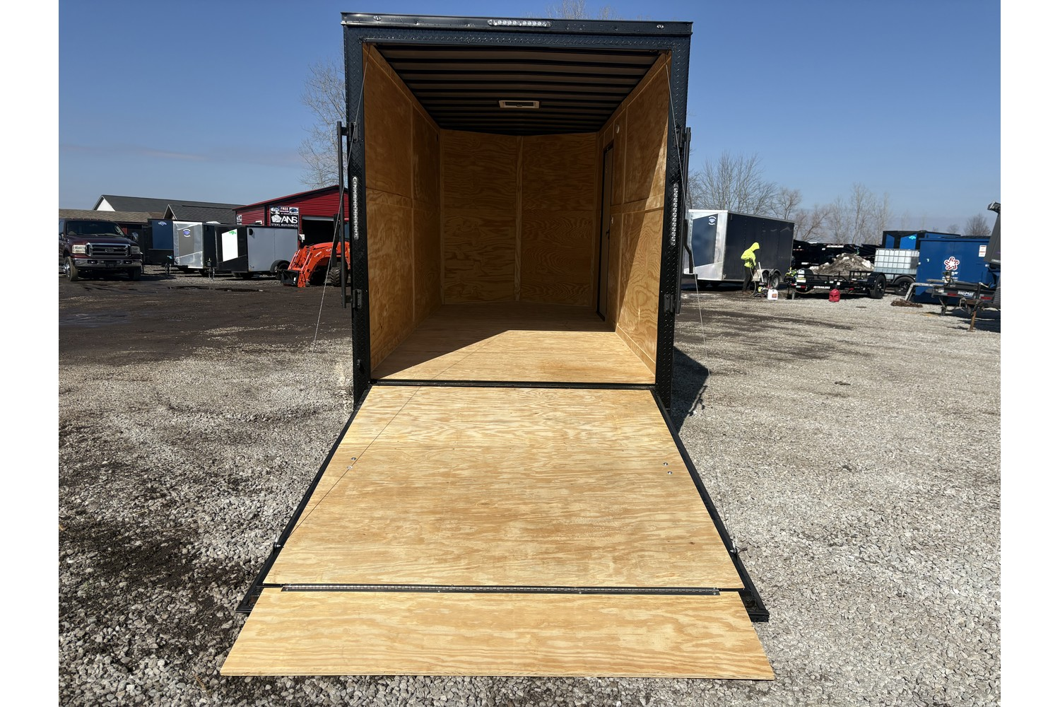 16' Enclosed Trailer thumbnail 2