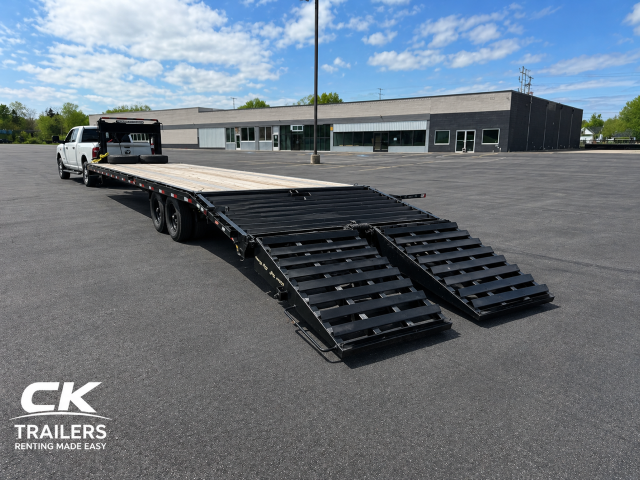 35' Gooseneck Trailer thumbnail 3